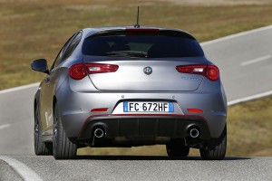 Silbriger Alfa Romeo Giulietta von hinten Heck