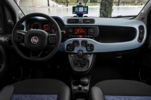 Fiat Panda, Hybrid, Neues Fahrzeug, Neuheit, Blau, Grün, Interieur, Lenkrad, Amaturenbrett