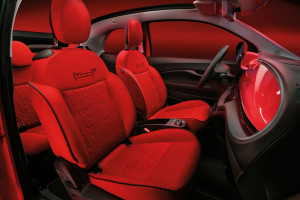 fiat 500 red interieur