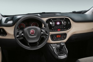 Fiat Doblo Innenausstattung Interieur Amaturenbrett beige